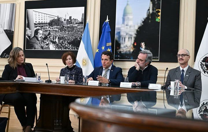 Conmemoración del Día Internacional de la Democracia en la Legislatura porteña